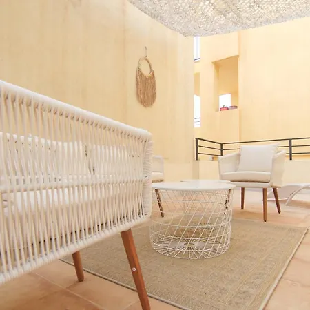 Stylish Beachfront Duplex - With Private Roof Terrace