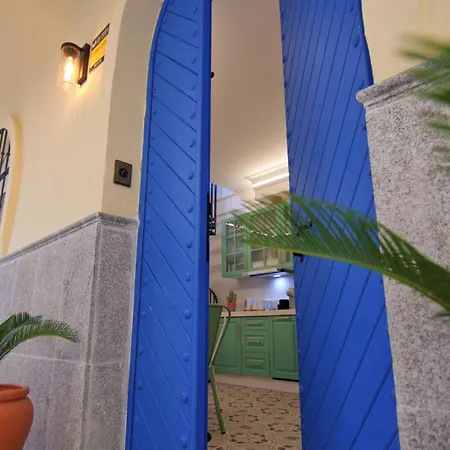 Mara's La Mar - Beachfront Tiny House - Bajondillo Apartment Torremolinos