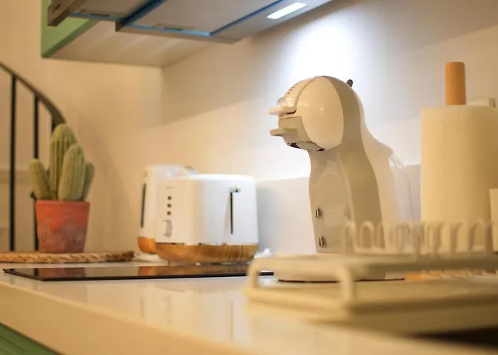 Mara's La Mar - Beachfront Tiny House - 30 M2 Private Terrace Торремолинос