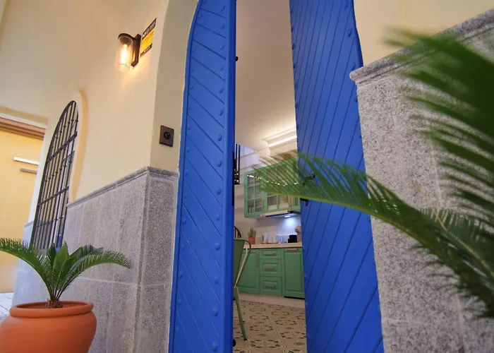 Mara's La Mar - Beachfront Tiny House - 30 M2 Private Terrace Appartamento Torremolinos