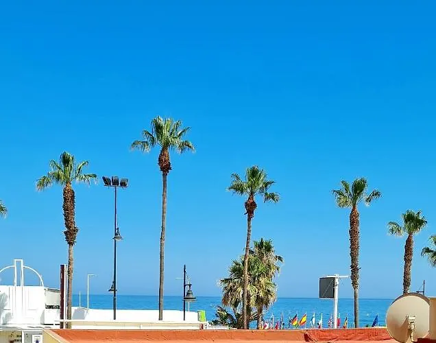 Mara's La Mar - Beachfront Tiny House - 30 M2 Private Terrace * Торремолинос