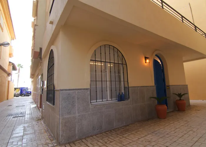 Mara's La Mar - Beachfront Tiny House - 30 M2 Private Terrace Τορρεμολίνος