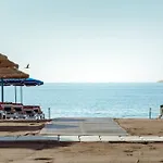 Mara's La Mar - Beachfront Tiny House - 30 M2 Private Terrace