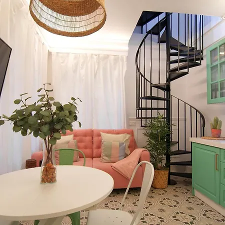 Mara's La Mar - Beachfront Tiny House - 30 M2 Private Terrace Апартаменти Торремолінос